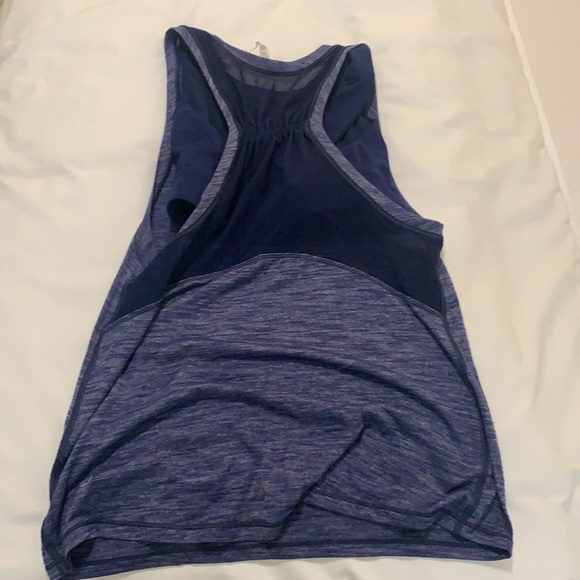 Lululemon workout top - Picture 2 of 4